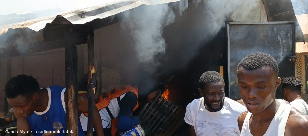 BOFFA : UN INCENDIE DÉVASTATEUR EMPORTE DEUX BOUTIQUES AU SECTEUR TP